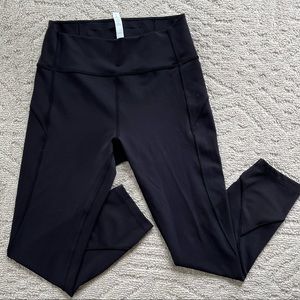 Lululemon In Movement Everlux Tight Size 8 in Black
